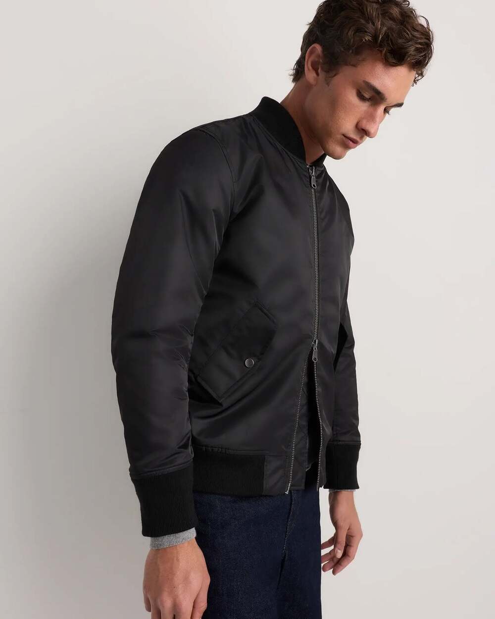 Quince 100% Recycled Nylon Bomber Jacket Black Size M - Picture 4 of 9